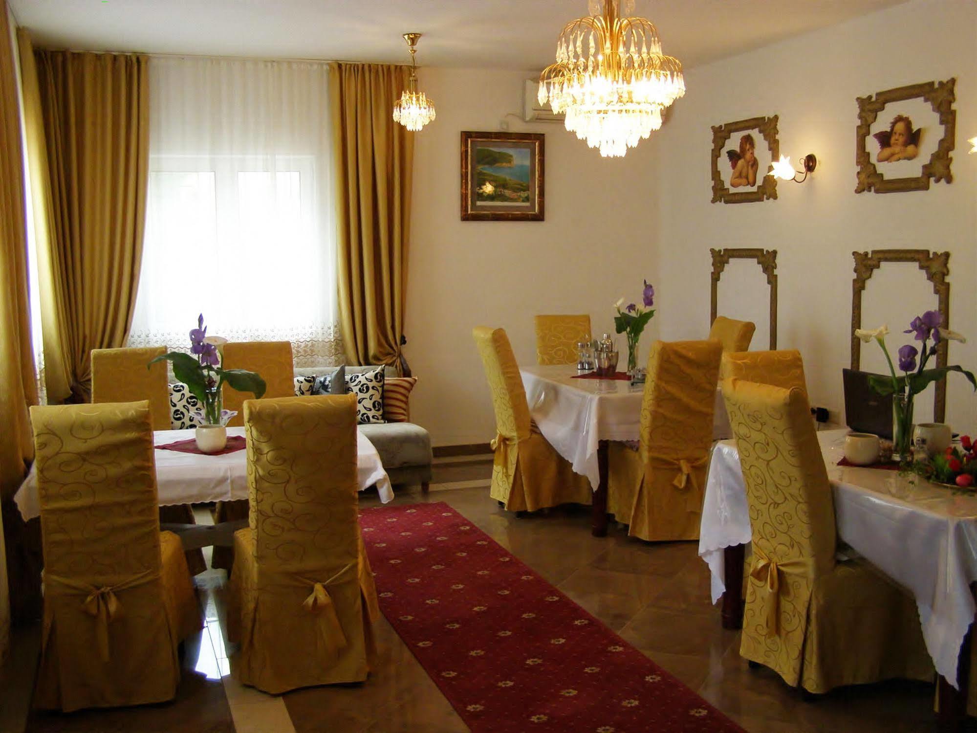 Hotel Wellness & Spa Angelo Gabriel Petrovac 외부 사진